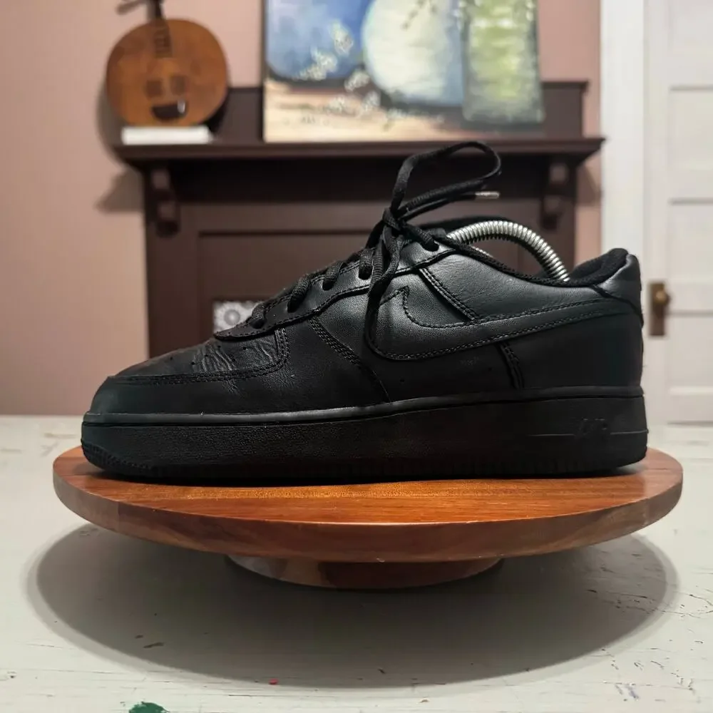 Nike Air Force 1 Low Triple Black Youth Size 6.5 Sneaker Shoes 314192-009